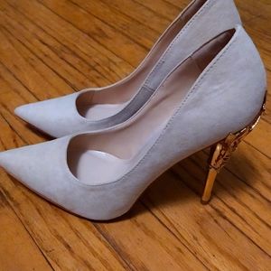 Gold Detail pointed heel Shoe